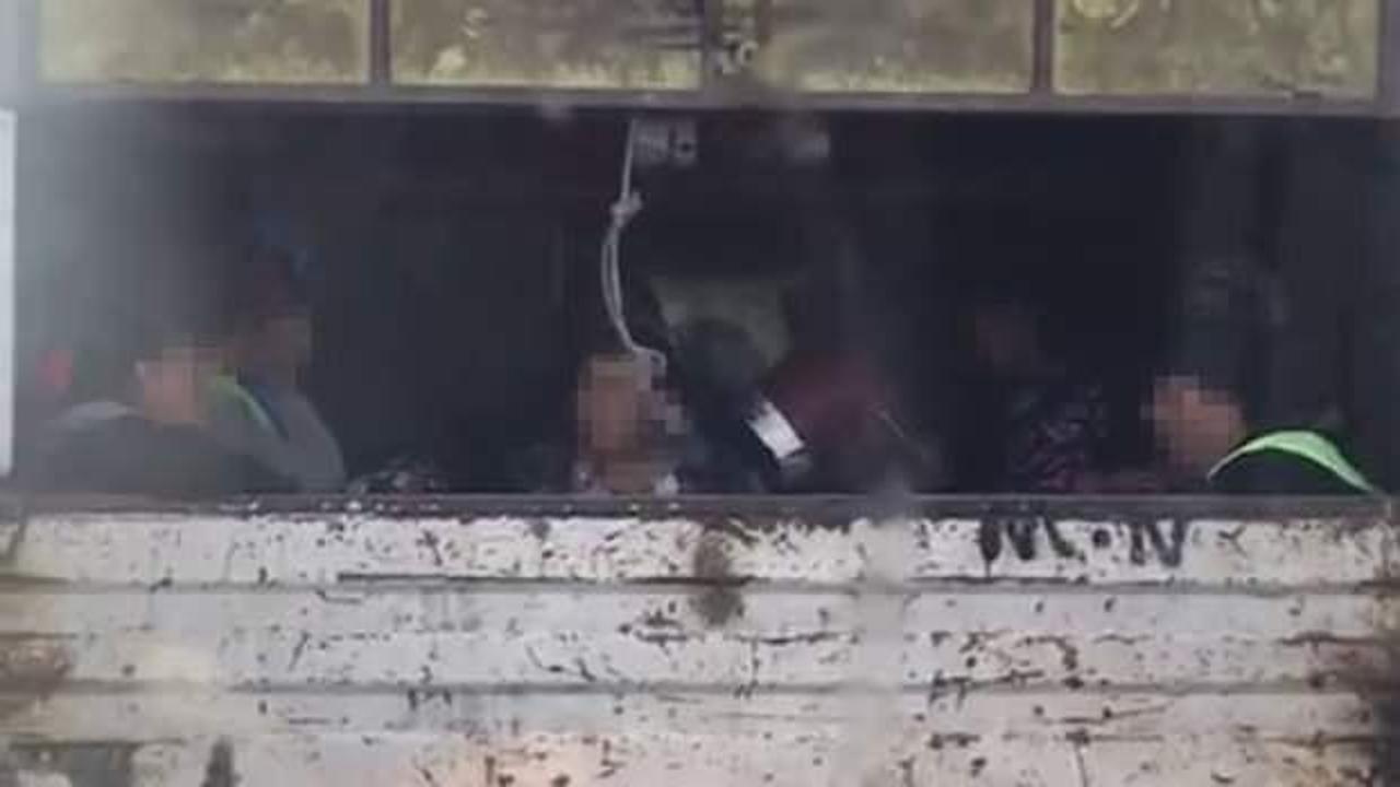 İBB işçisi kadınların kamyonet kasasında taşınması tepki çekti