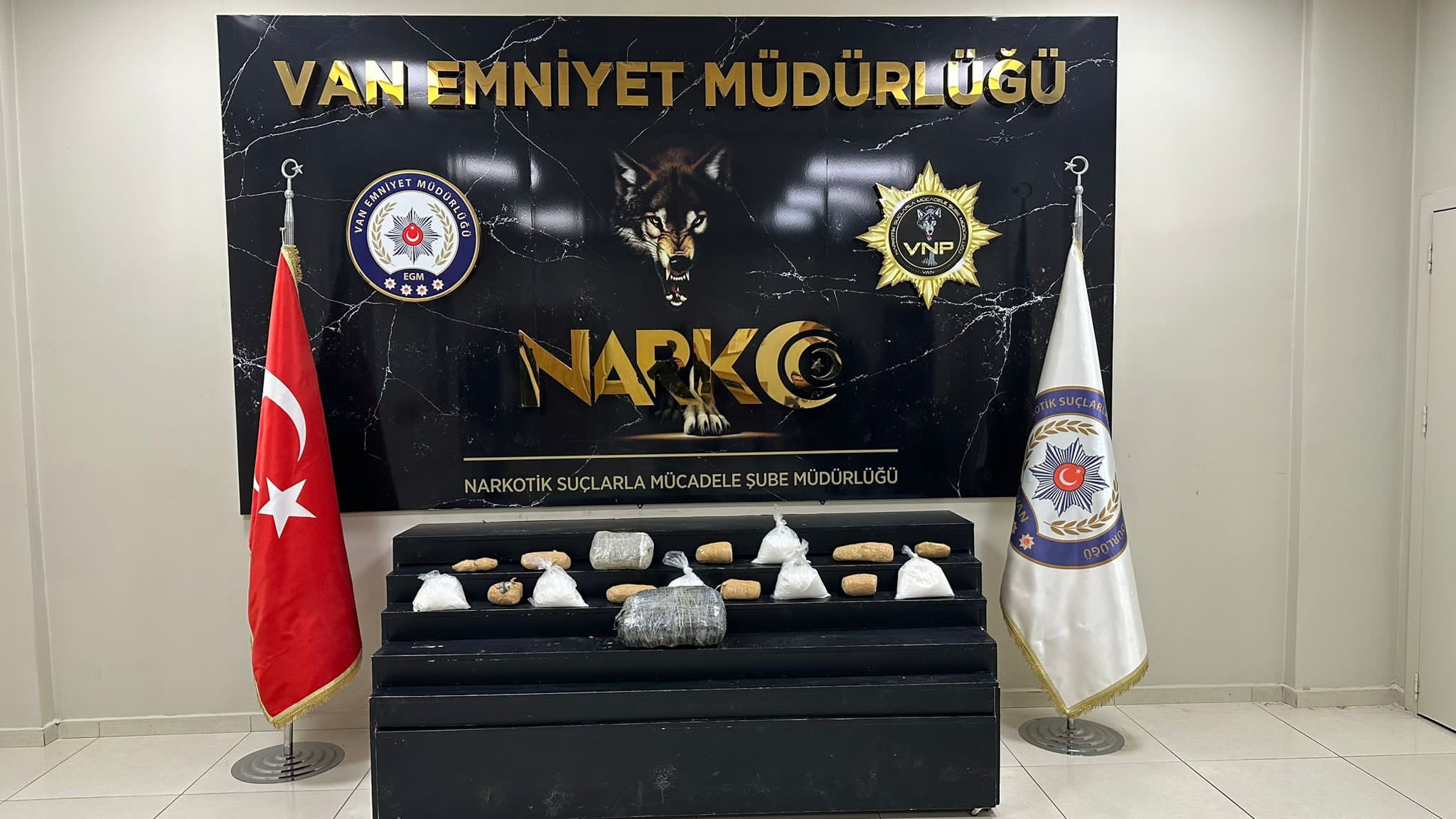 Van’da “Torbacılar” emniyetin kıskacında