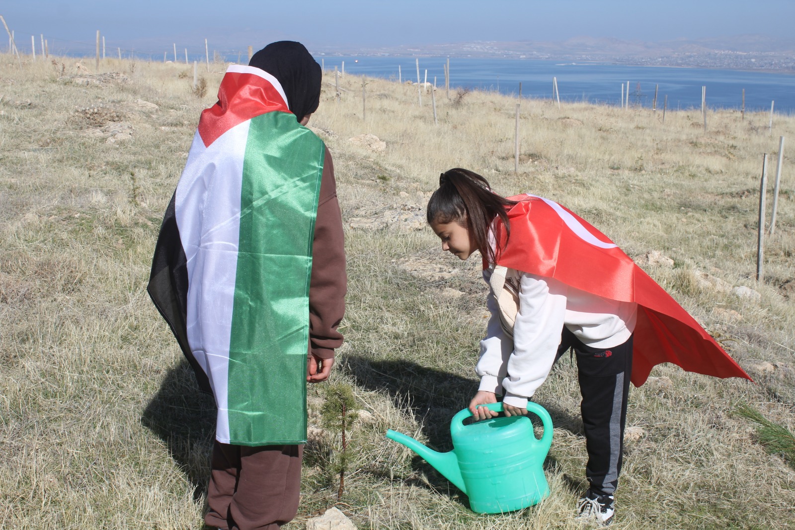 Van’da Gazzeli çocukların anısına fidan dikildi