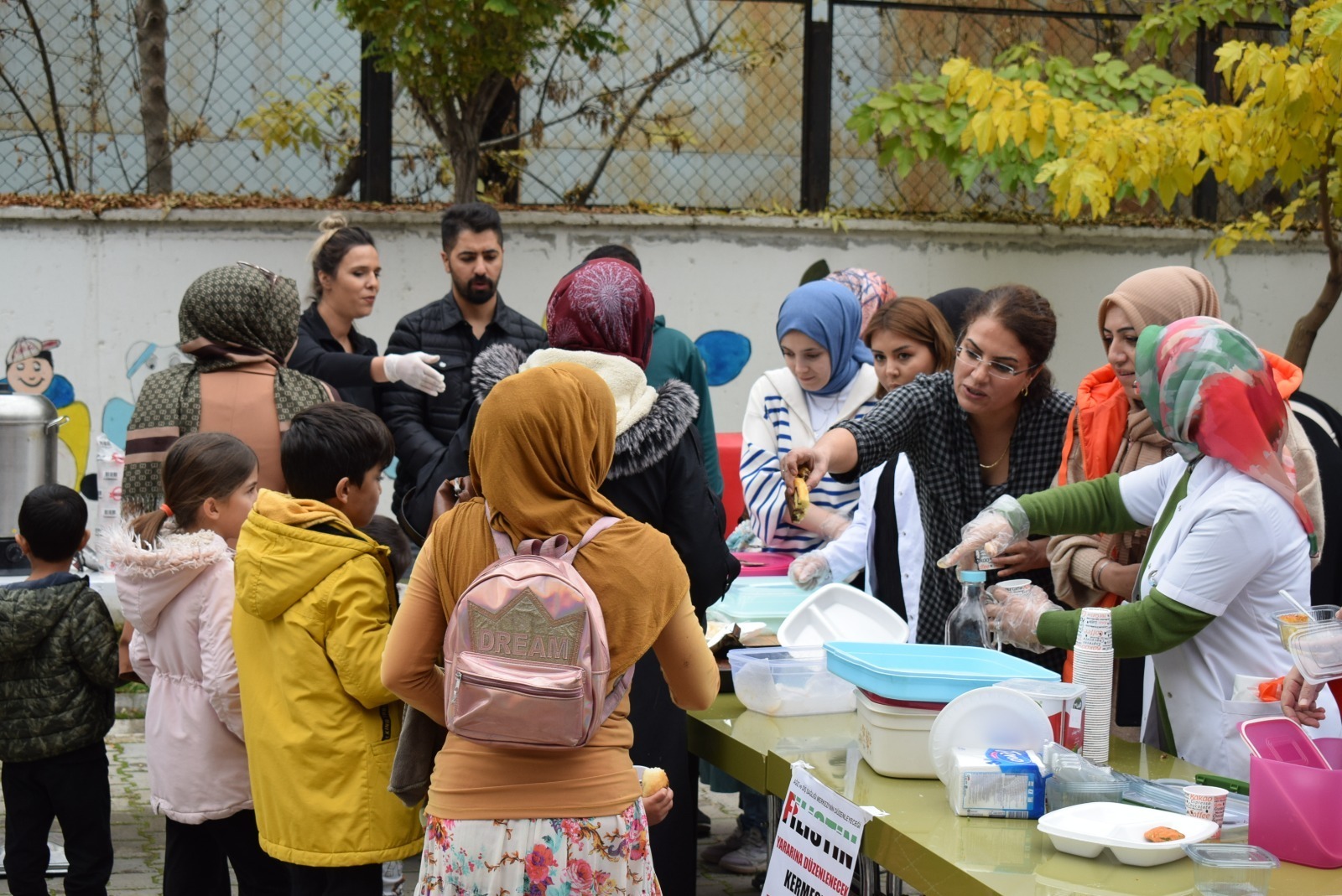 Van’lılar Gazze’yi yalnız bırakmıyor