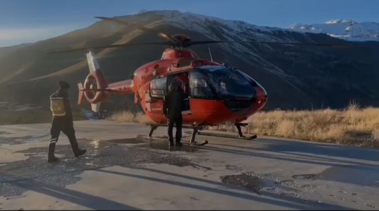 Van’da helikopter 3 günlük bebek için havalandı 
