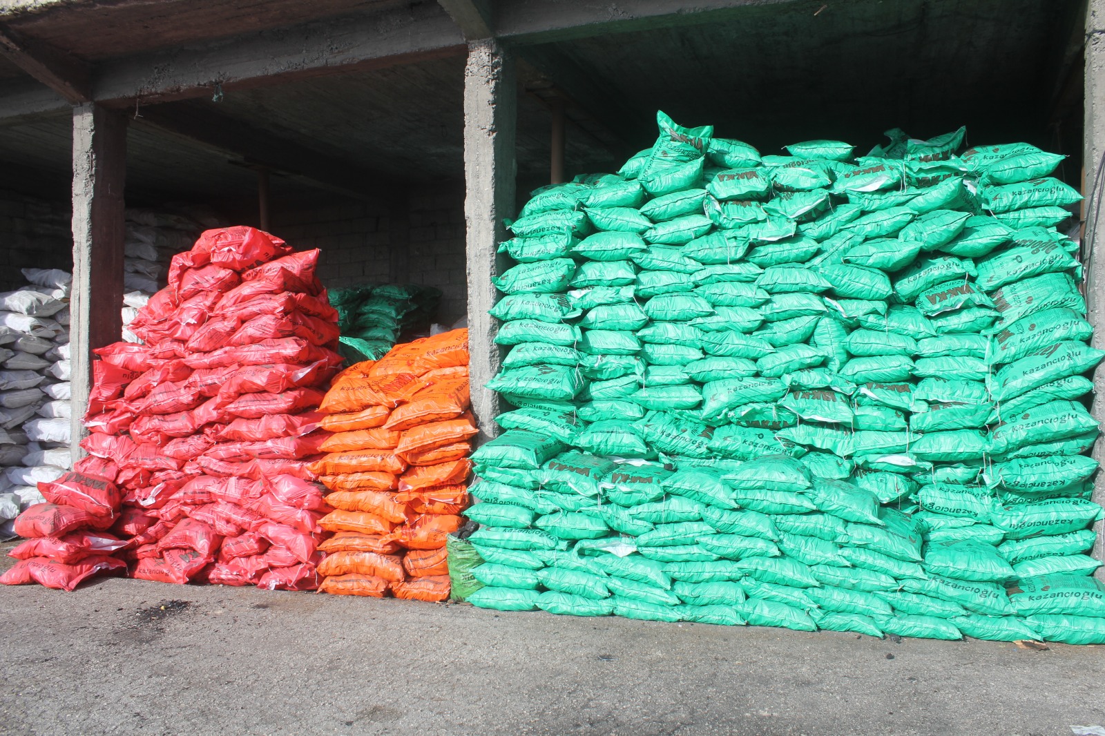 Kömürcü esnafı: Yardım kömürünü biz dağıtalım