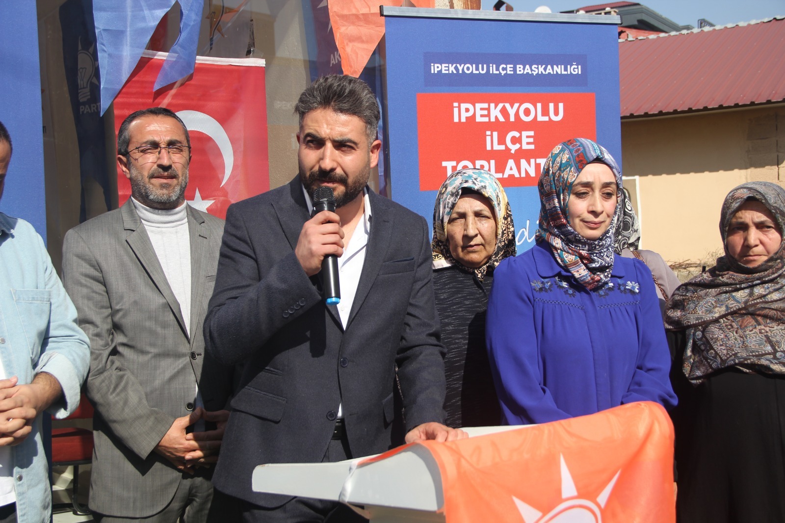 “İpekyolu’nu AK belediyecilikle tanıştıracağız”