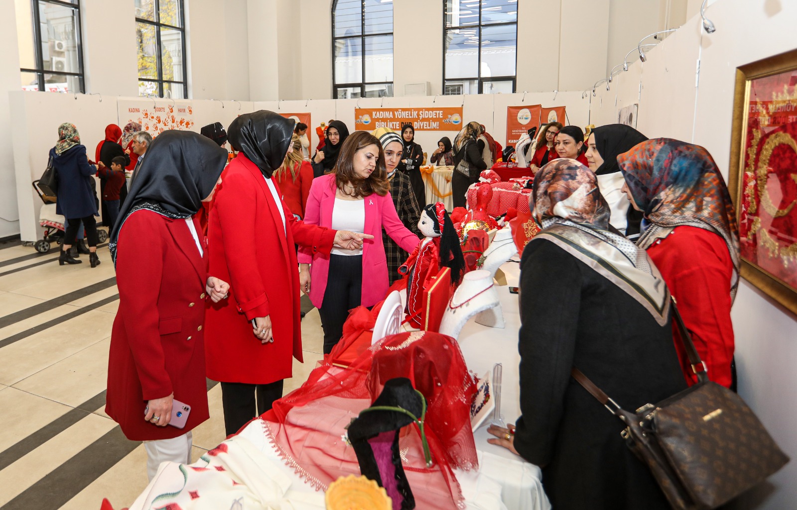 Van’da “100 Kadın 100 Emek” temalı sergi