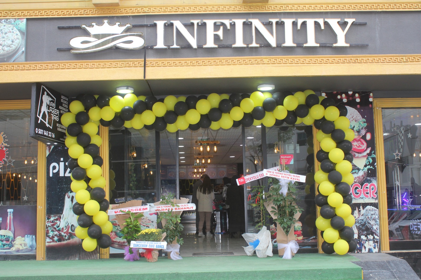 Bu kafe Van’da bir ilk: Yemek ve oyun birada