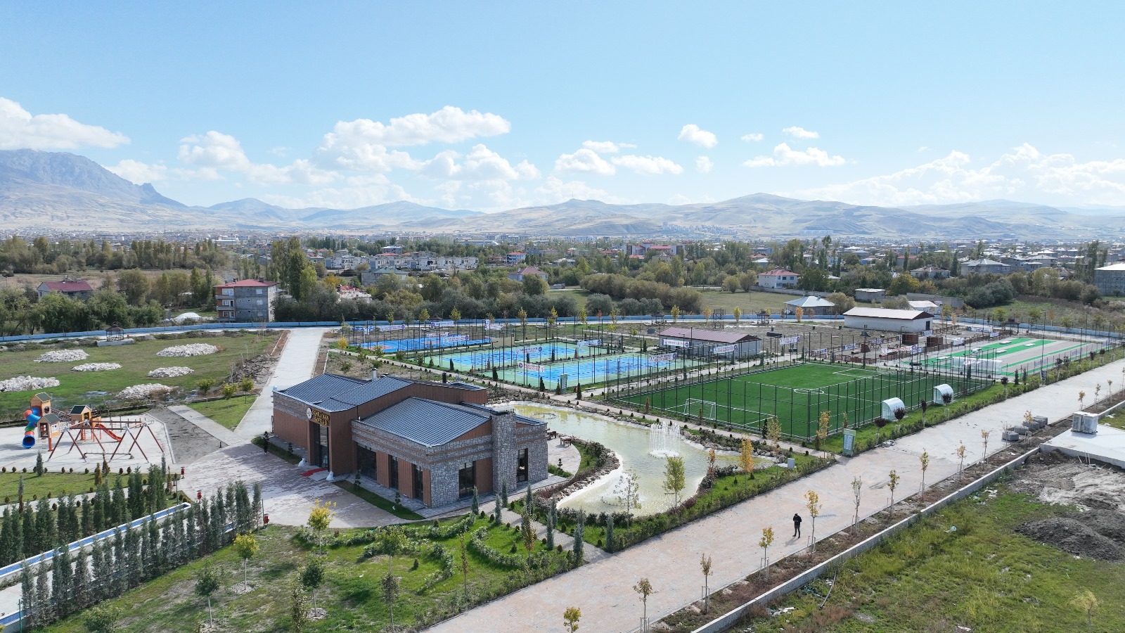 Van’da 90 bin metrekarelik park hizmete açıldı