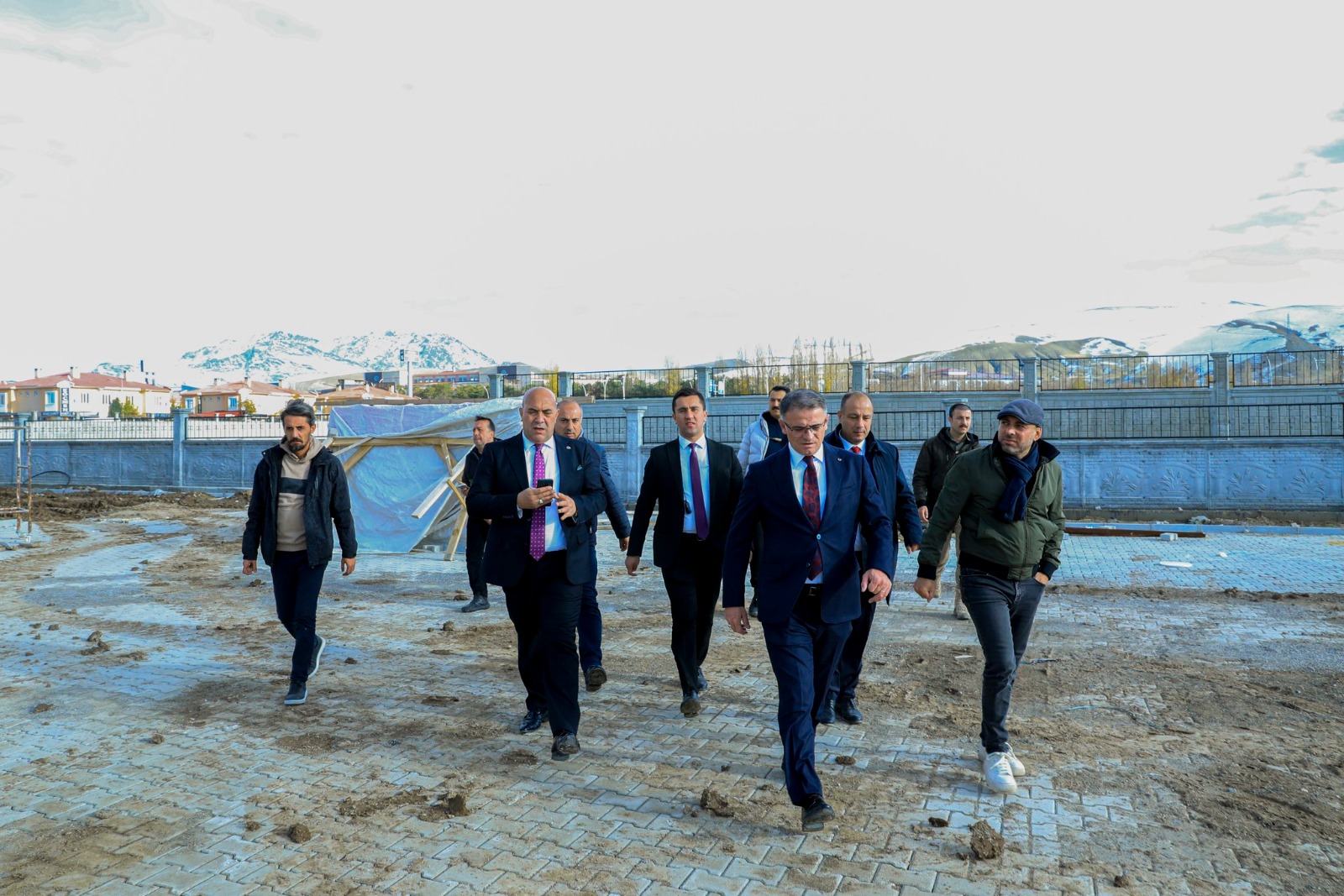 Van Valisi Balcı ilde devam eden spor yatırmalarını yerinde inceledi