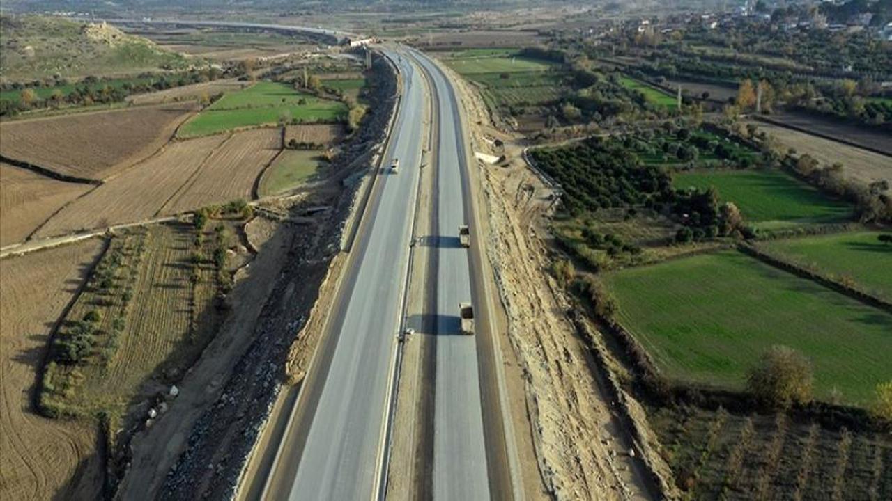 Aydın-Denizli Otoyolu’nun 80 km’si trafiğe açılıyor!