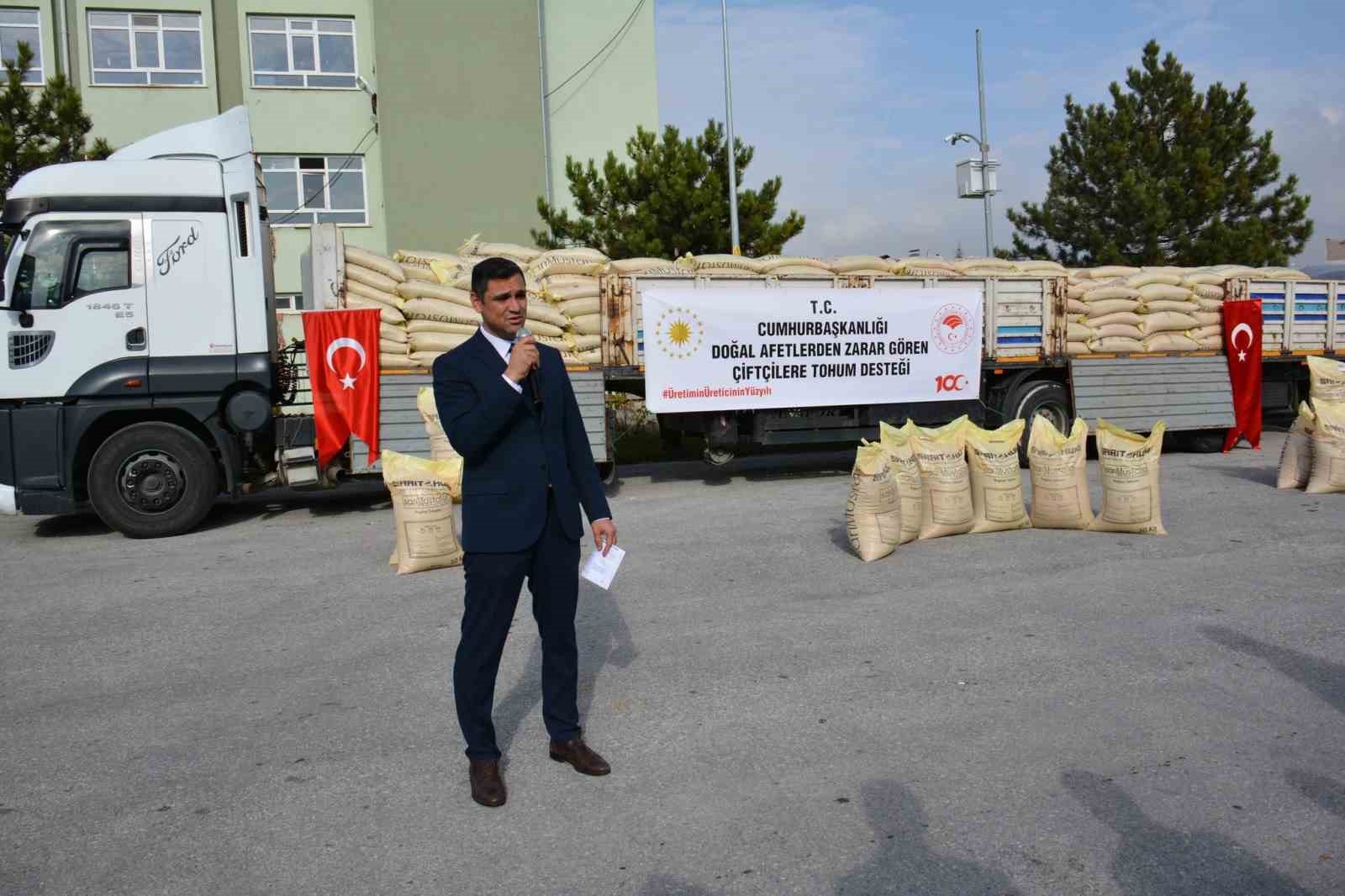 Kütahya’da doğal afetlerden zarar gören 510 çiftçiye buğday tohumu desteği