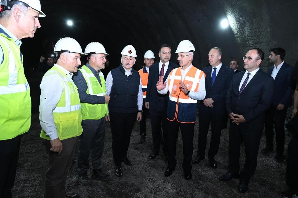 Bakan Uraloğlu: “Sarıyer, Kilyos yolu 35 dakikadan 5 dakikaya inecek”