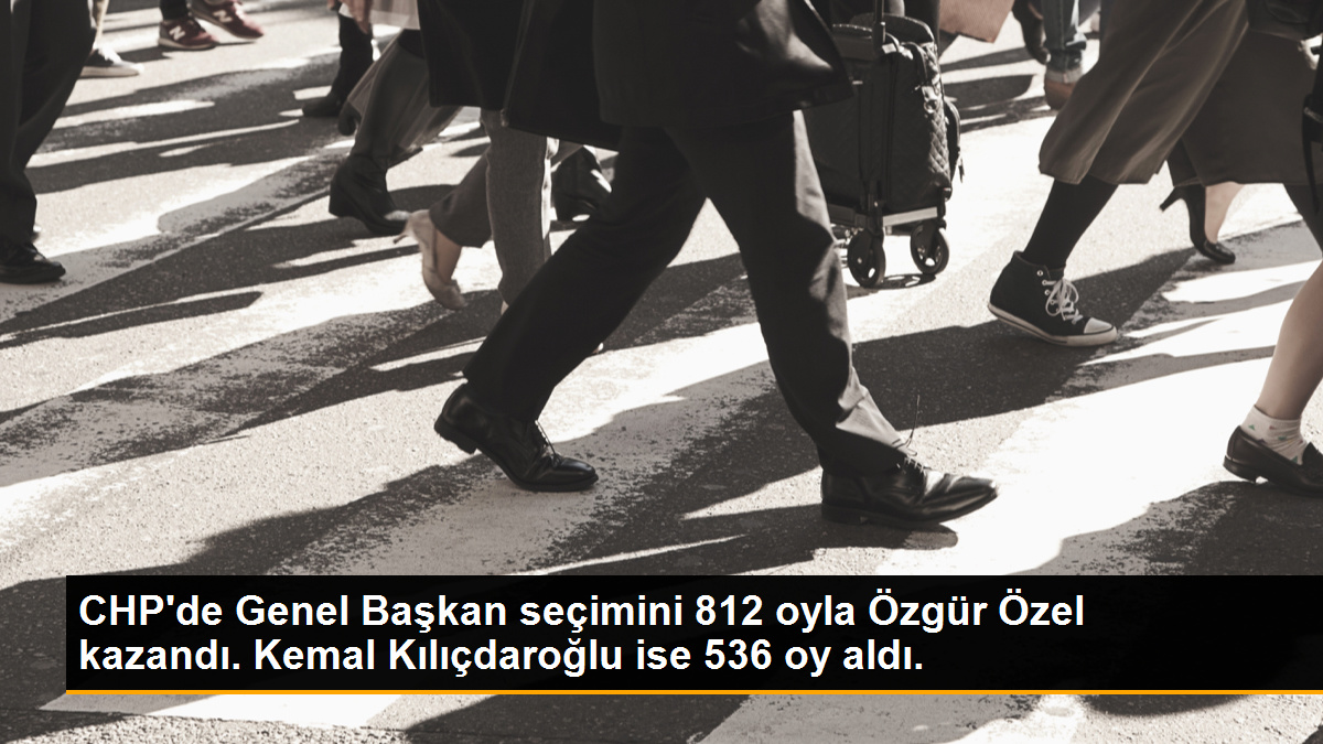 CHP’de Genel Başkan seçimini 812 oyla Özgür Özel kazandı. Kemal Kılıçdaroğlu ise 536 oy aldı.