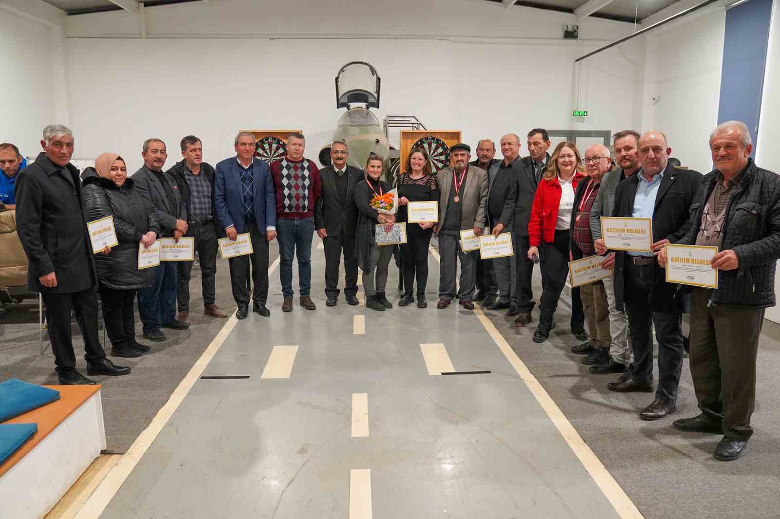 Muhtarlar dart turnuvasında buluştu
