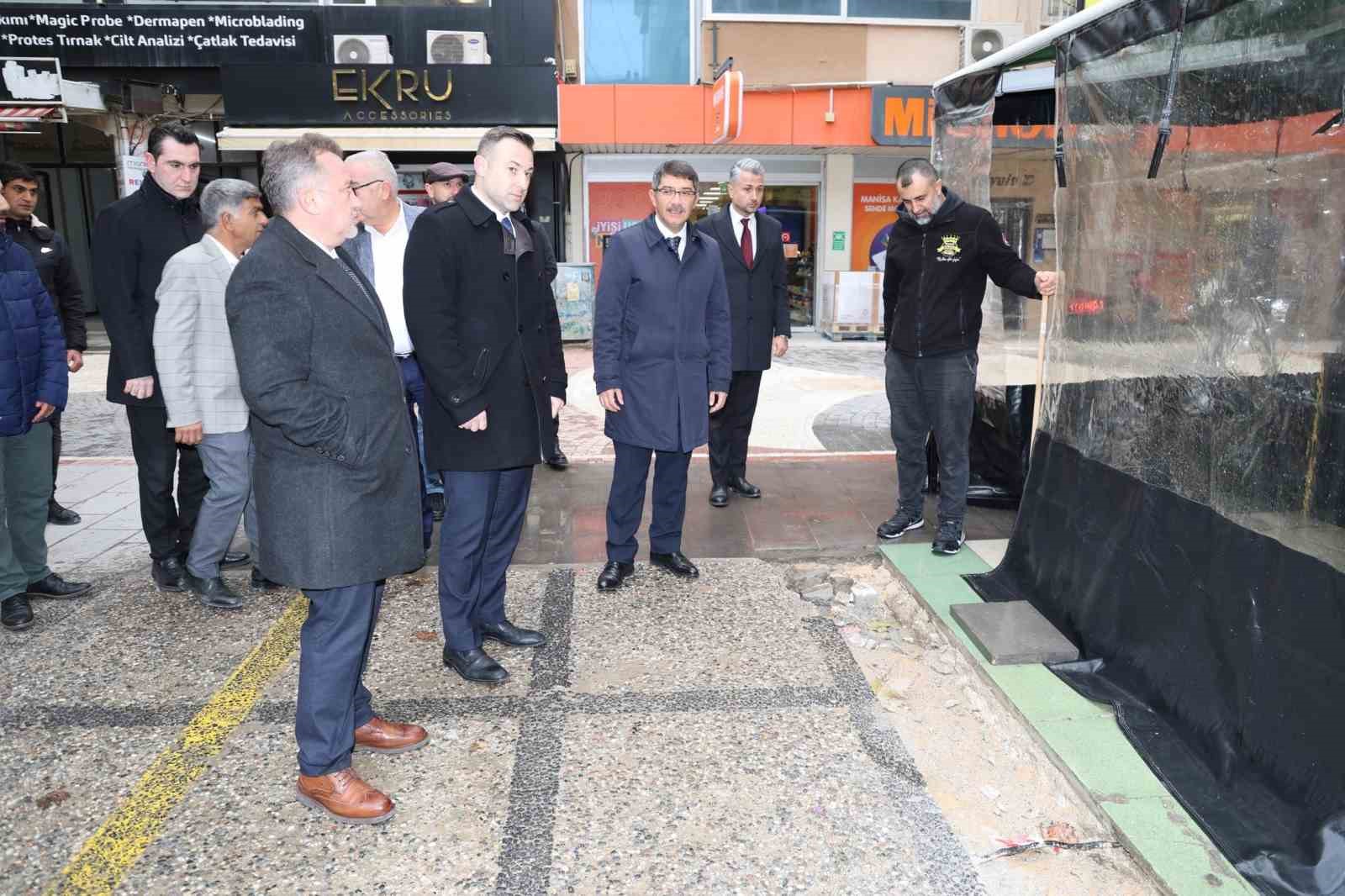 Çimentepe Caddesi esnaflarından Başkan Çelik’e hizmet teşekkürü