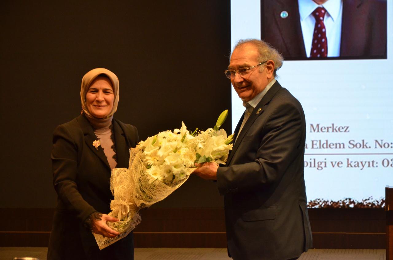 TDV KAGEM’in “Anne Baba Okulu” seminerleri başladı