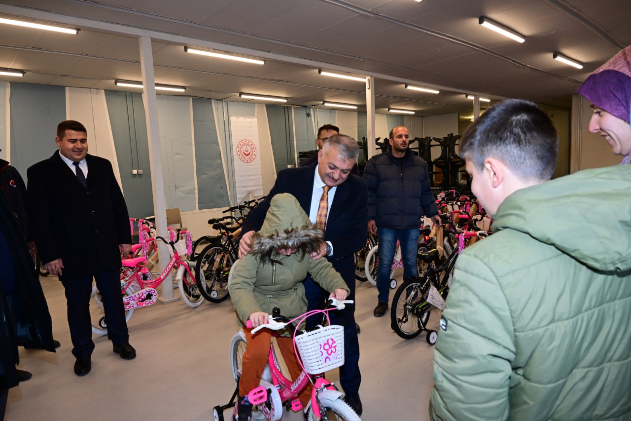 AKRA Gran Fondo gelirleri depremzede çocuklara dağıtıldı