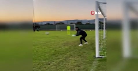 Volkan Demirel, Hatayspor antrenmanında kaleye geçti