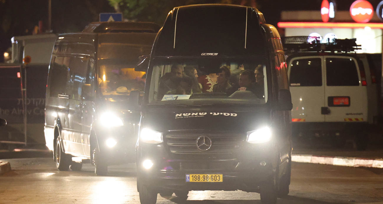 Hamas 11 İsrailli esiri serbest bıraktı