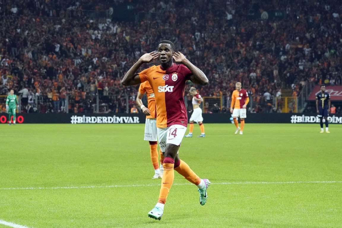 RAMS Park'ta Zaha'nın gecesi! Aslan yeniden zirvede