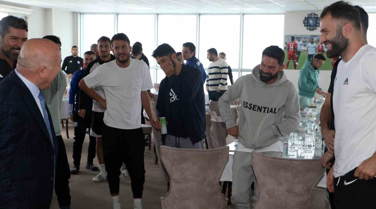 Başkan Sekmen’den Erzurumspor’a moral ziyareti