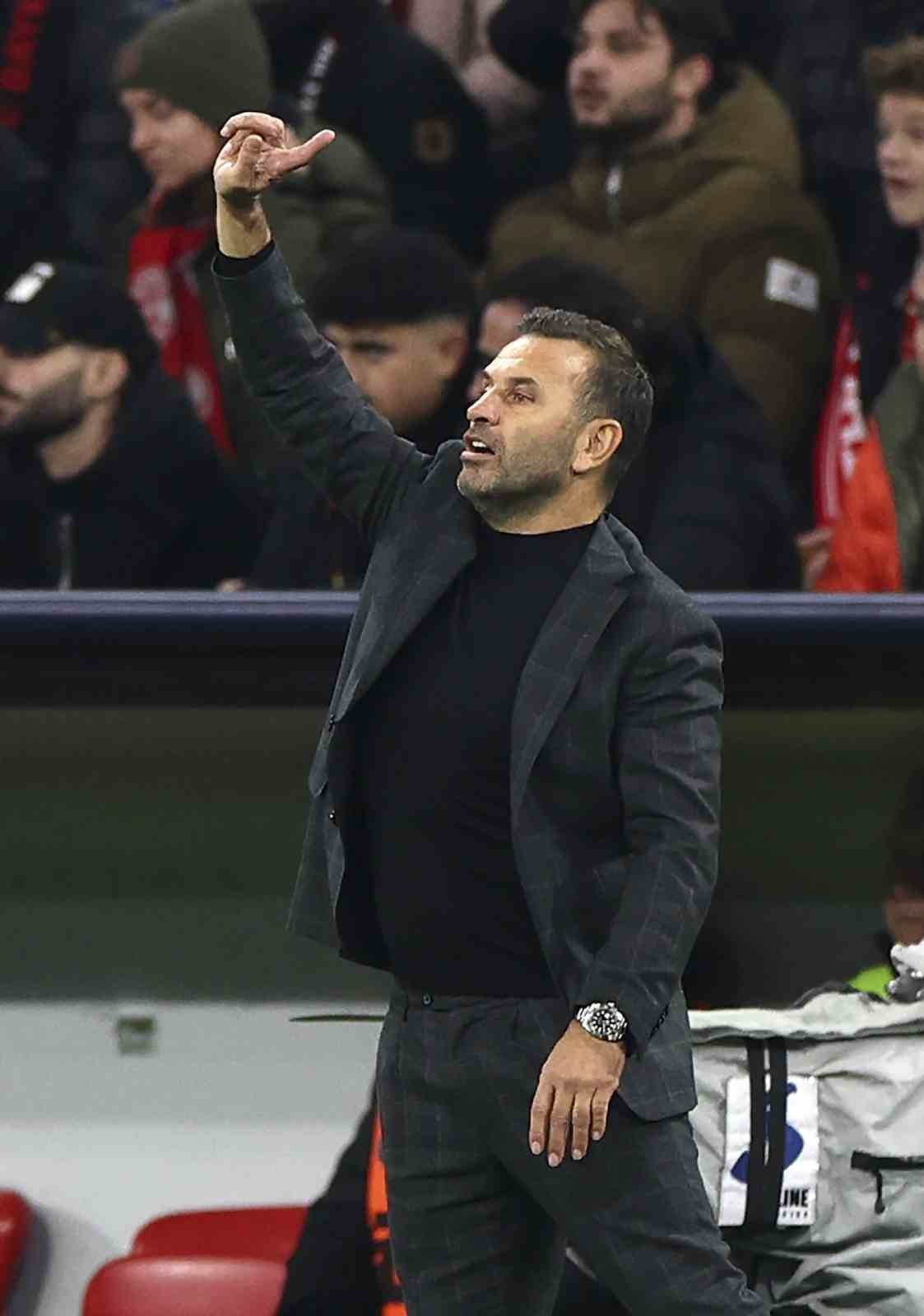 Okan Buruk’tan, Galatasaray taraftarına teşekkür