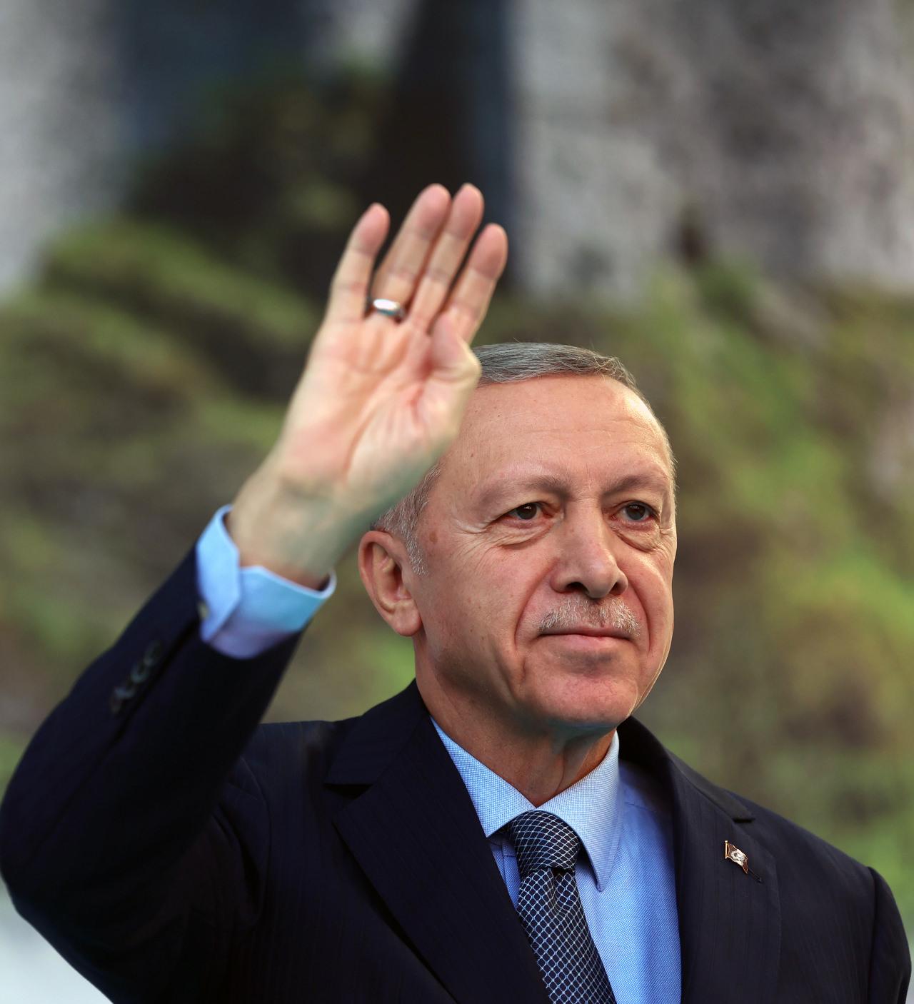 Cumhurbaşkanı Erdoğan'dan Özgür Özel için ilk yorum
