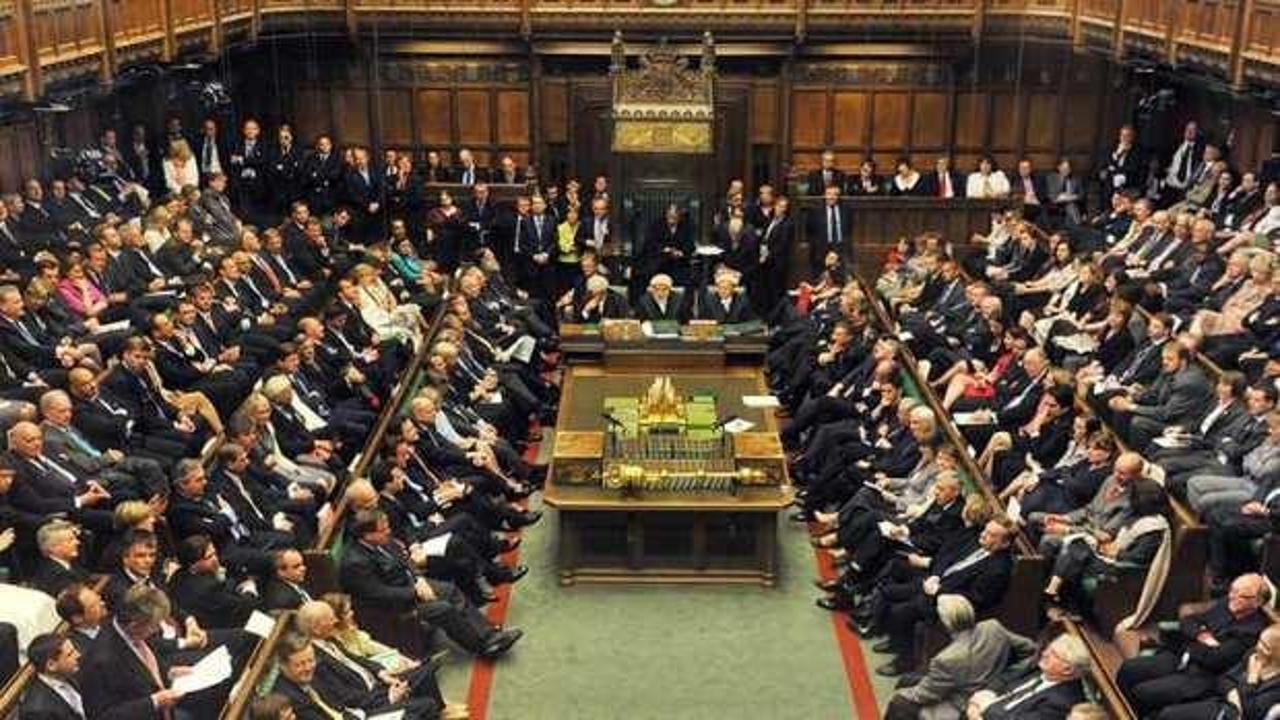 Filistin’i desteklemek için bakanlık görevinden istifa etti