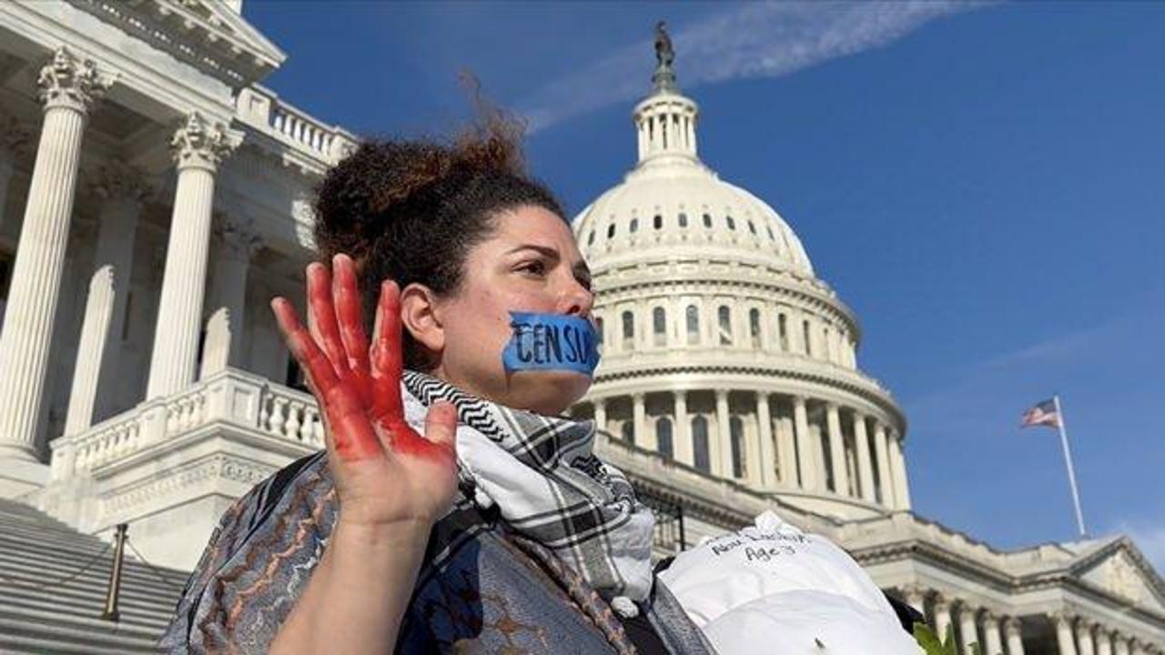 Gazze’de ateşkes talep eden bir grup aktivist, ABD Kongre binası yakınında toplandı