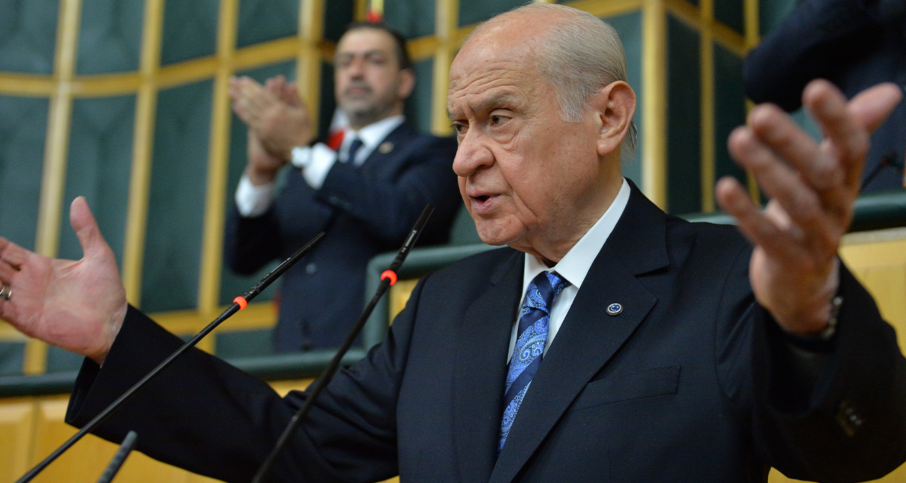 MHP Genel Başkanı Bahçeli: “Saçlarına dolardan bukleler yapan şaibeli soytarılar milletimizde haklı bir öfkeye neden olmaktadır”