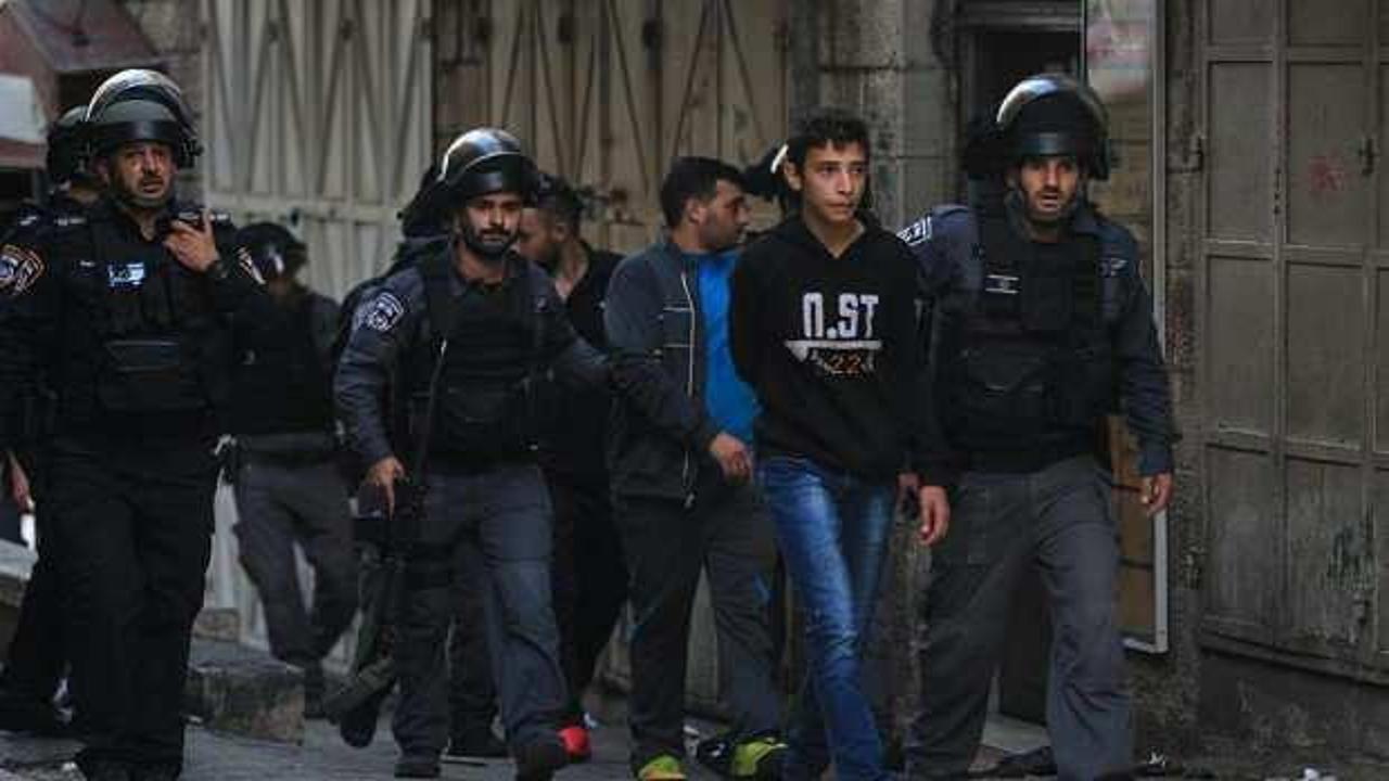 İsrail hapishanelerinde Filistinli mahkumlara toplu transfer uygulamaları hızlandı