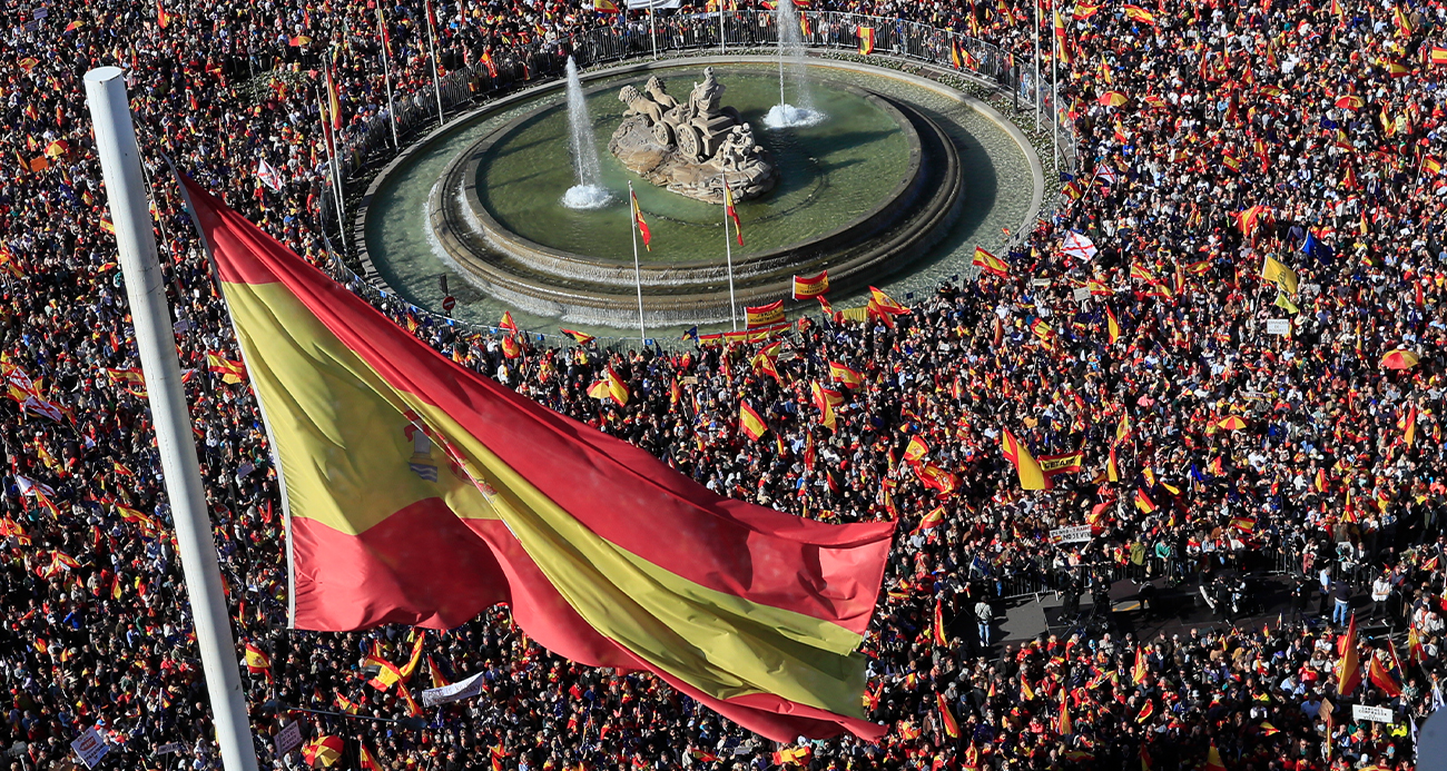 İspanya’da “Katalan ayrılıkçılara yönelik af tasarısı” protesto edildi
