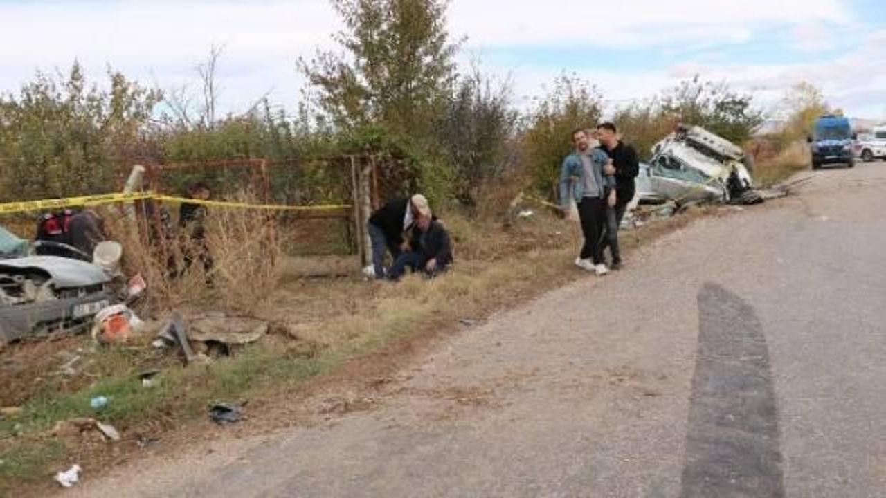 Korkunç kaza: 2 ölü 3 yaralı