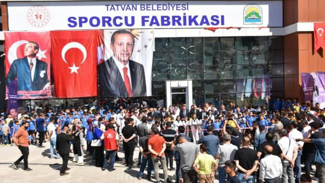 Tatvan Belediyesi örnek oldu… Sporcu Fabrikasını gençler çok sevdi