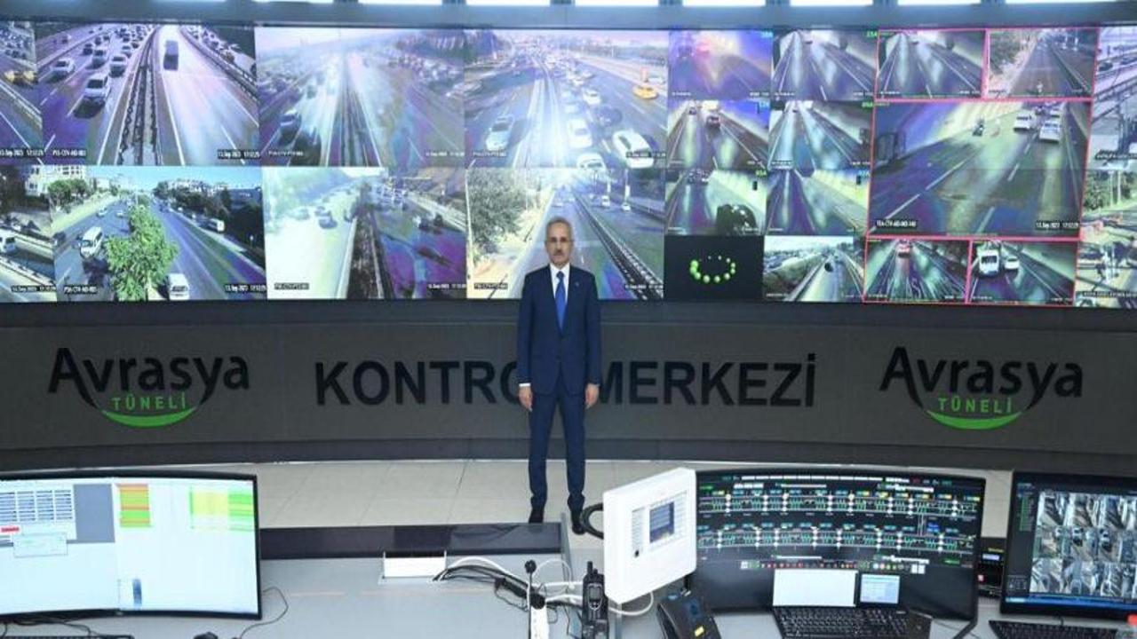 Uraloğlu: Devasa yatırımları dünya gıpta ile izliyor