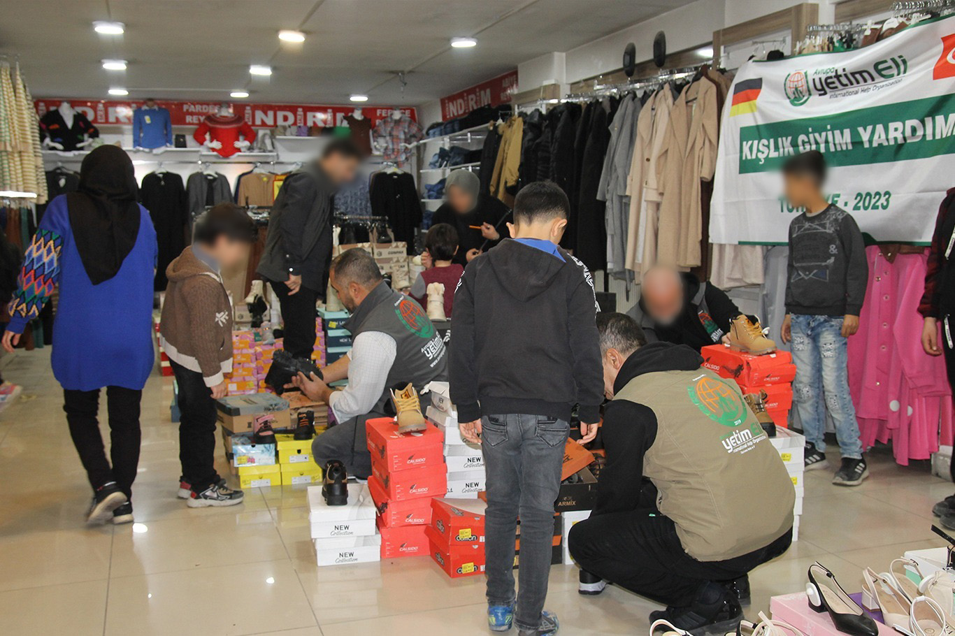 Van’da onlarca muhtaç aileye yardım yapıldı