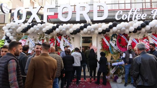 Van’da Oxford Coffee House hizmete açıldı