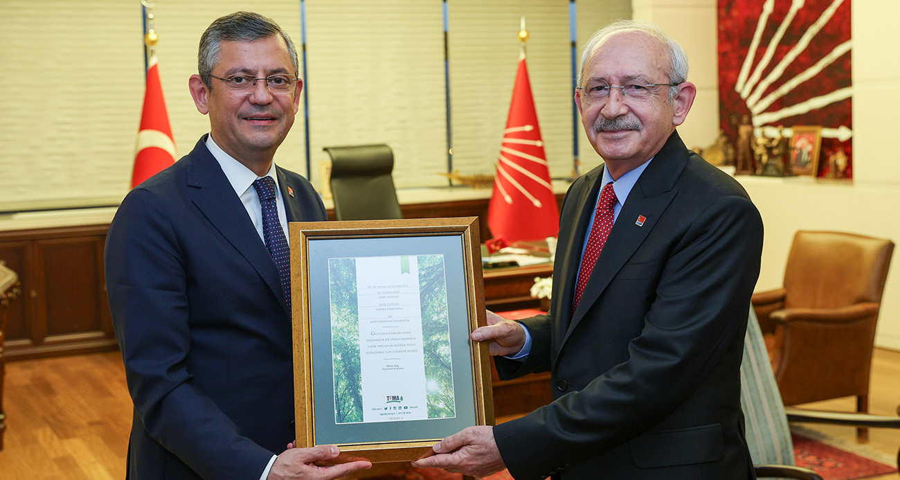 CHP’de devir teslim töreni