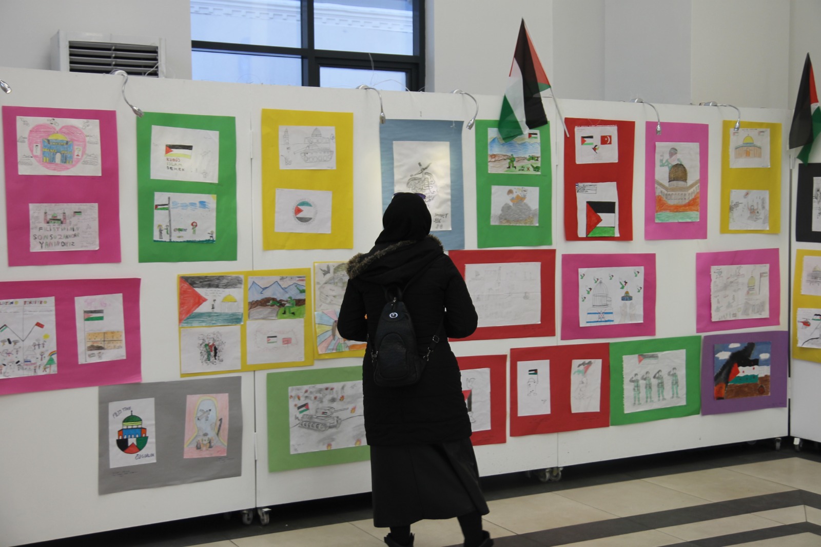 Vanlı öğrenciler Gazze’de yaşananları çizdi