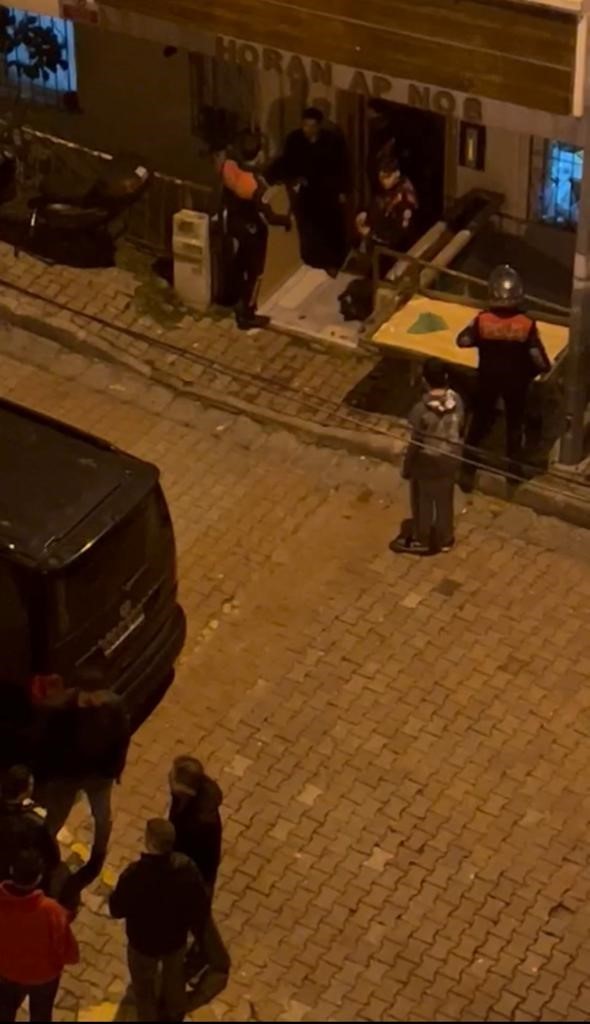 İstanbul’da madde bağımlısı genç annesini darp etti, mahalleli ayağa kalktı