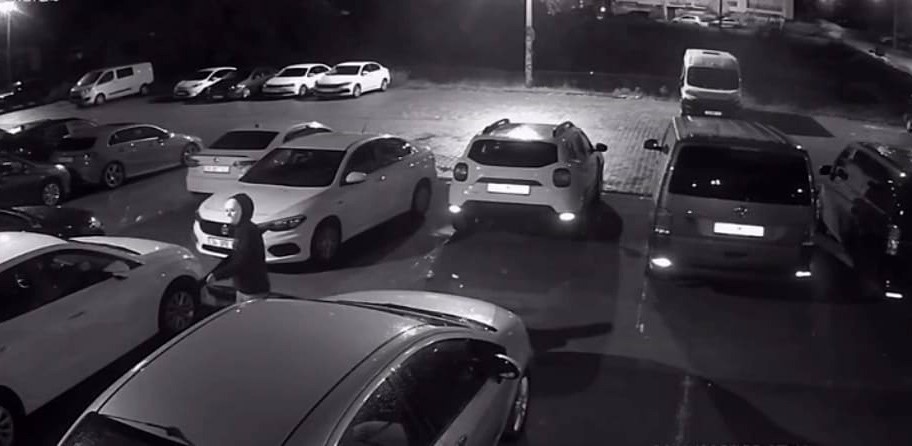 İzmir’de yüzü maskeli kadın iş yerine böyle ateş etti