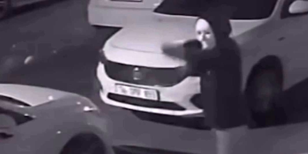 İzmir’de yüzü maskeli kadın iş yerine böyle ateş etti