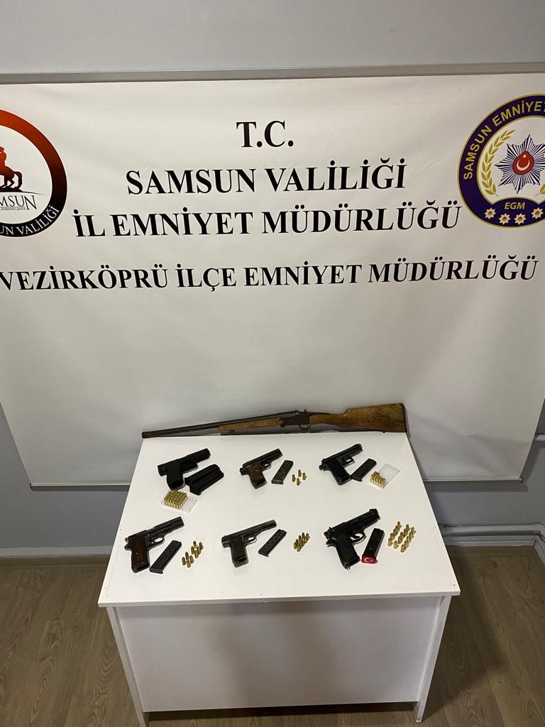 Samsun’da 6 adet tabanca ele geçirildi