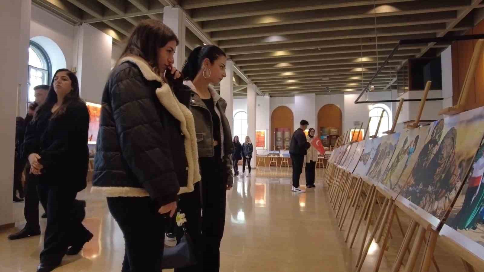 ’Cumhuriyetimizin 100. yılı Fotoğraf Sergisi’ne yoğun ilgi