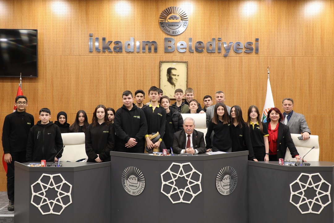 Öğrencilere başkan nasihati: “İşinizin en iyisi olun”