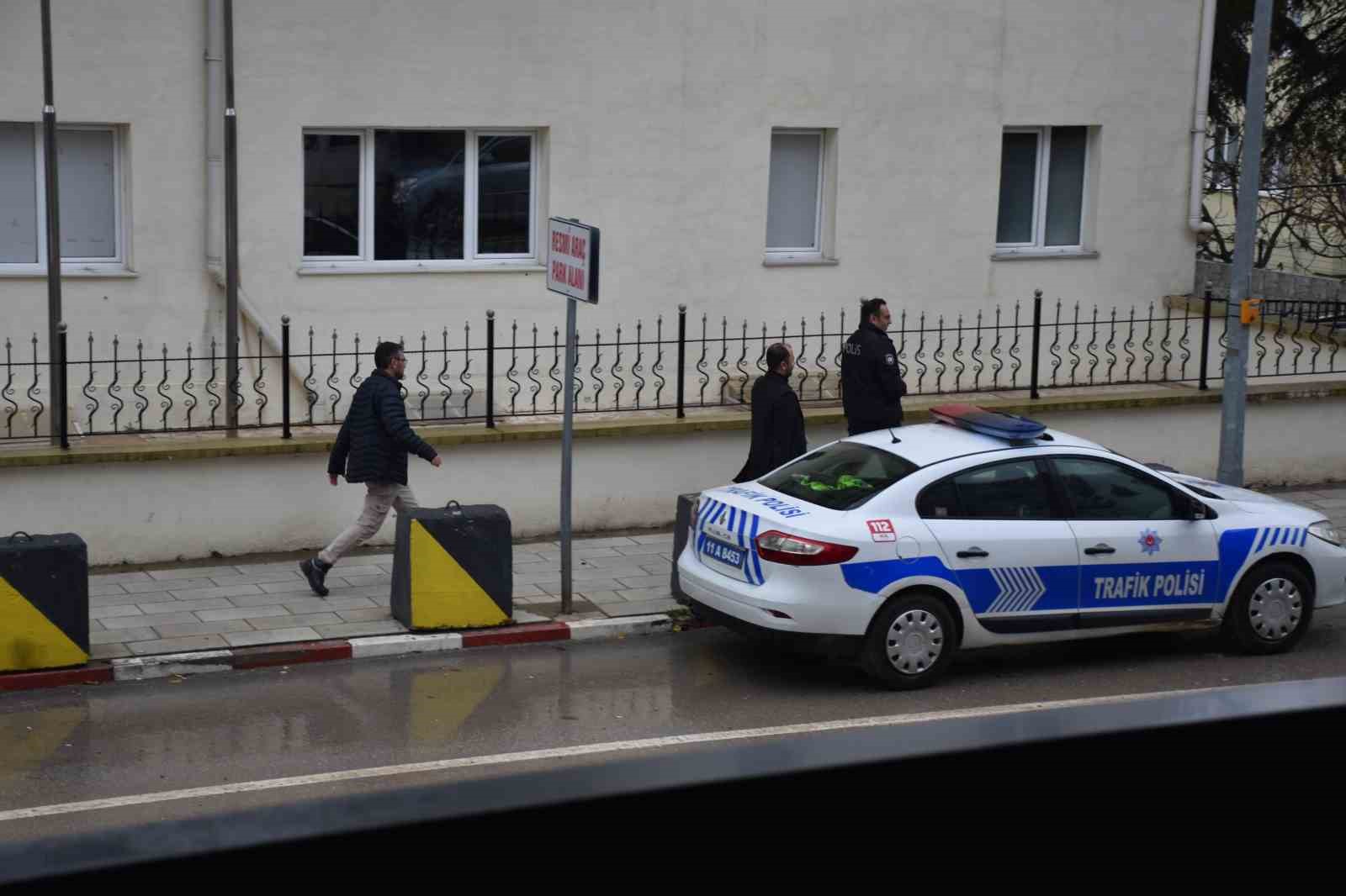 Söğüt’te bir kadını silahla tehdit eden şahıs gözaltına alındı