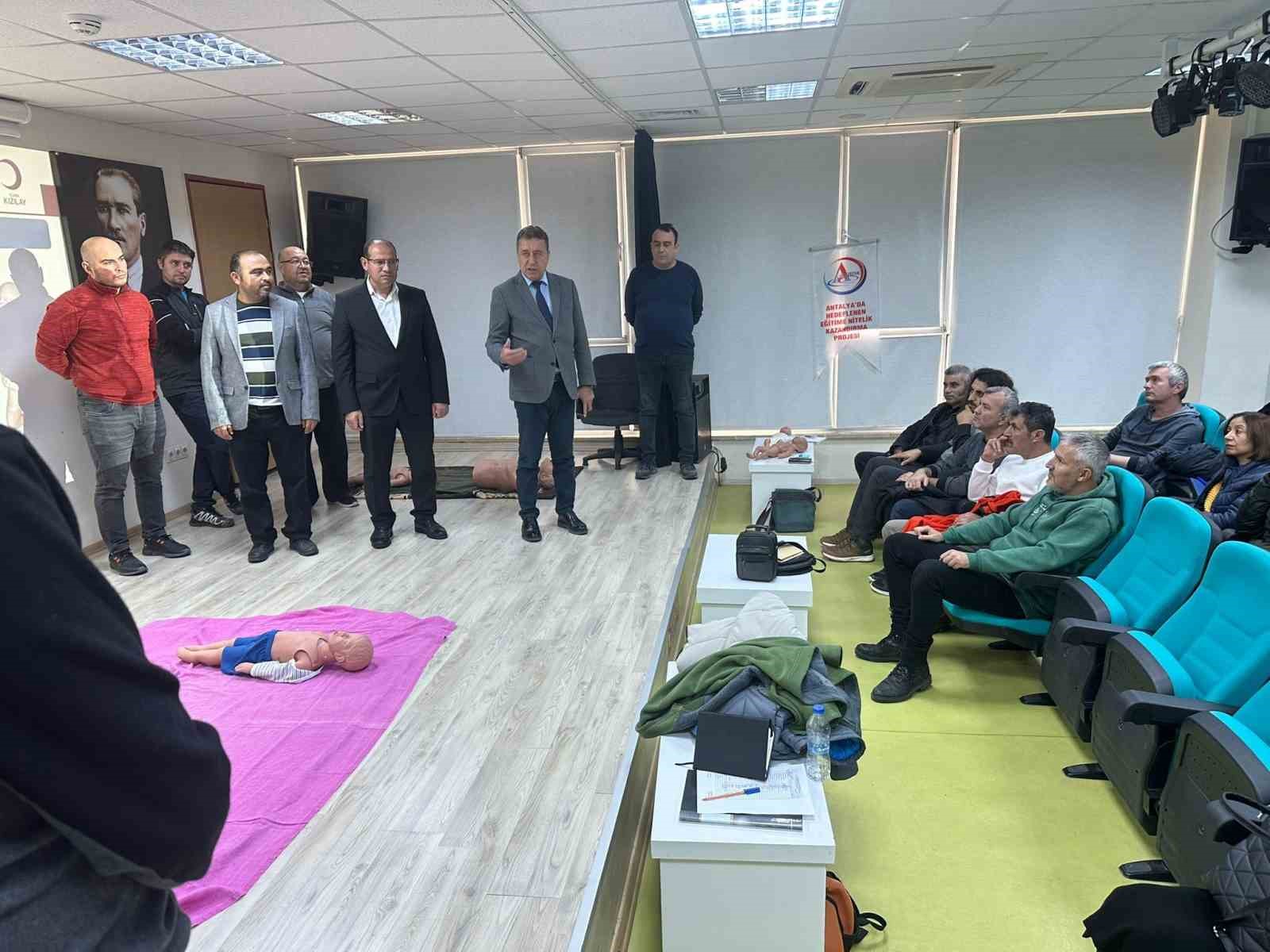 Kumluca’da “İlk Yardım Eğitim Merkezi” açıldı