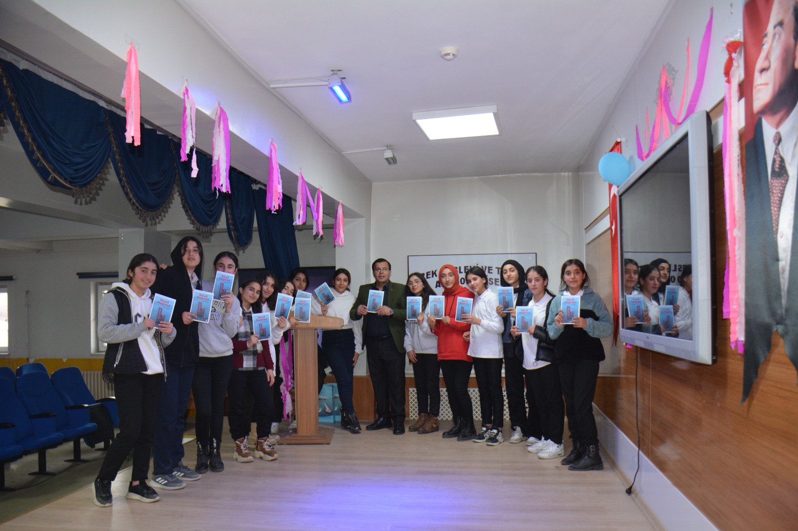 Gazeteci Yazar Ercan Ulutaş öğrencilerle buluştu