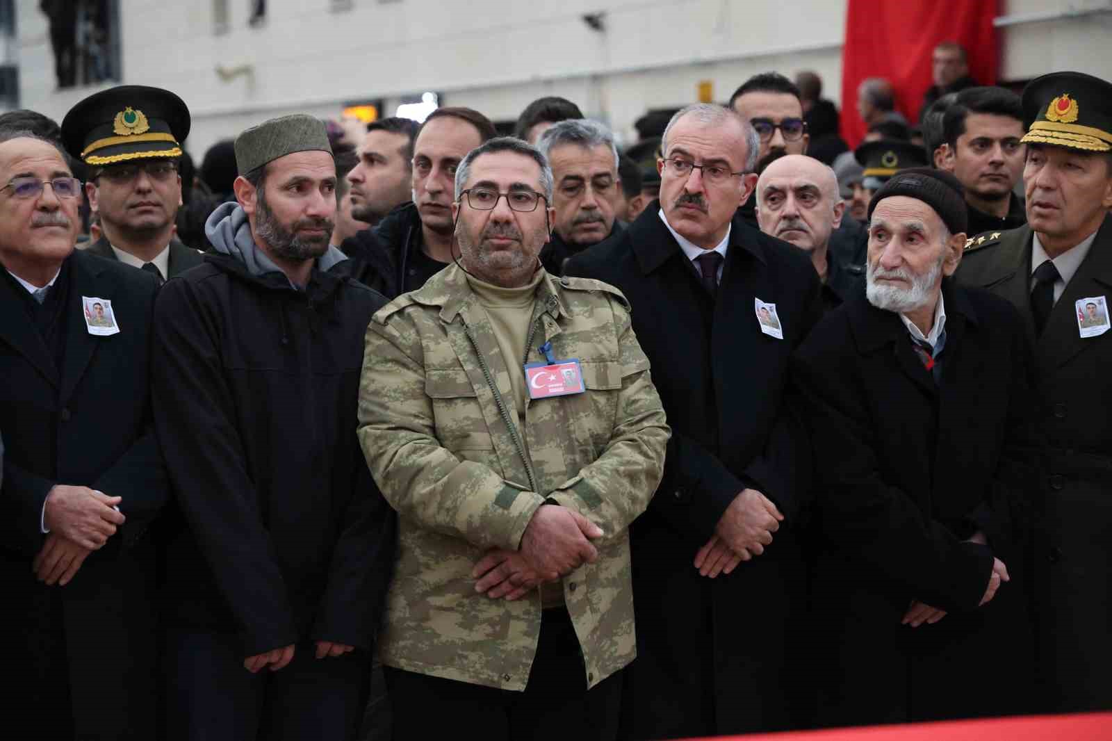 Şehit babası Aslan, oğlu ile son görüşmesini anlattı: ’’Şehidimiz ile en son konuşmamız, aynı gün oldu. ’Bugün burada yağmur ve sis var’ dedi’’