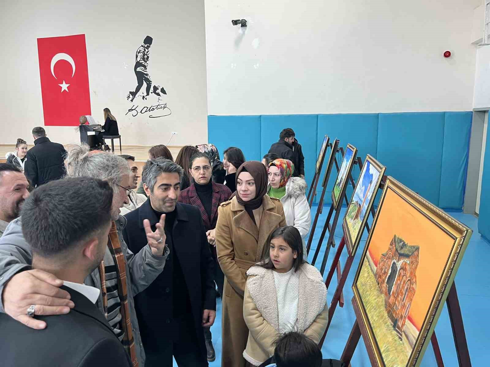 Sarıkamış’ta resim sergisinin açılışı yapıldı