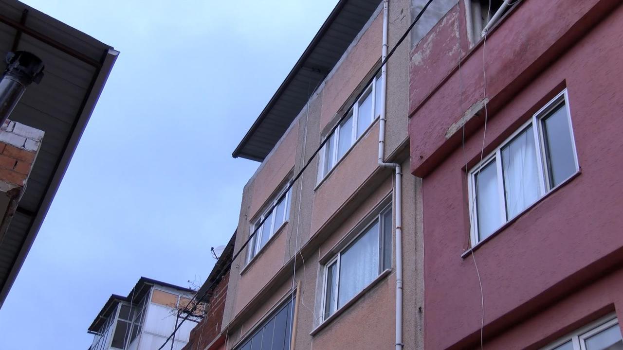 Arkadaşını öldürdü, sevgilisine 21 gün boyunca cinsel saldırıda bulundu