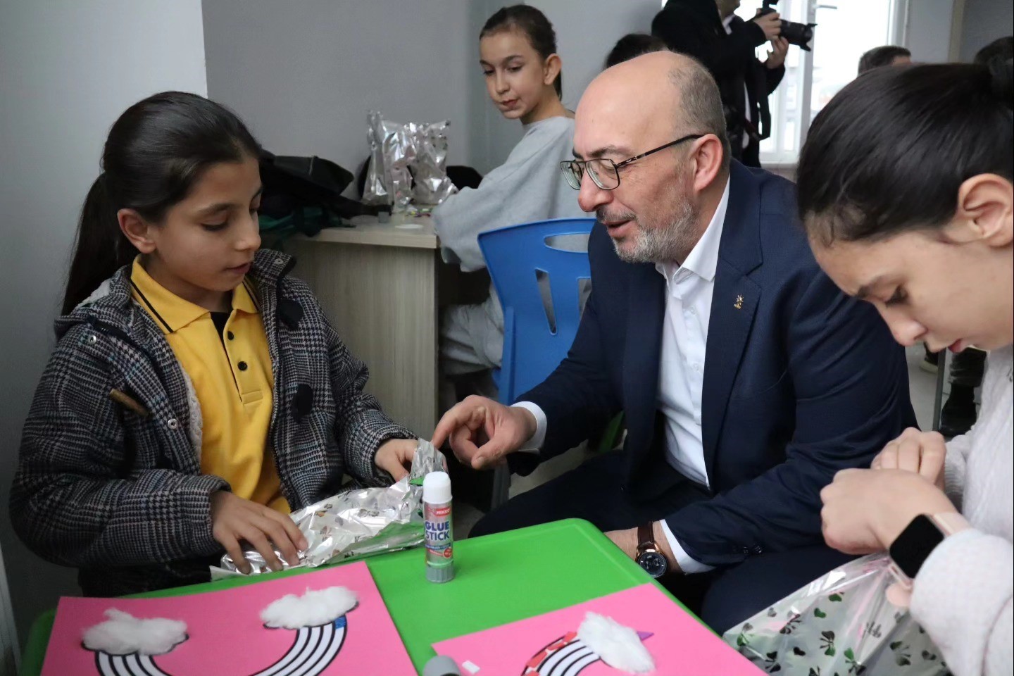 Vali ve milletvekilleri, özel çocuklar ve aileleriyle buluştu